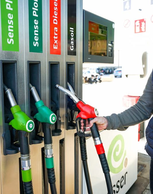 Descubreix com els additius dels nostres combustibles milloren el rendiment del teu vehicle